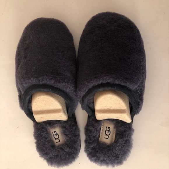 UGG Shoes - UGG Fluffette Navy Slipper. Size: 7, 12